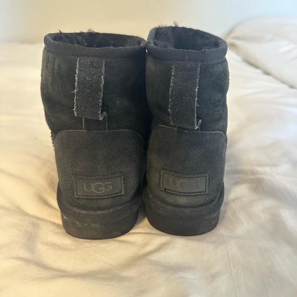 Ugg Minis - Picture 3 of 5